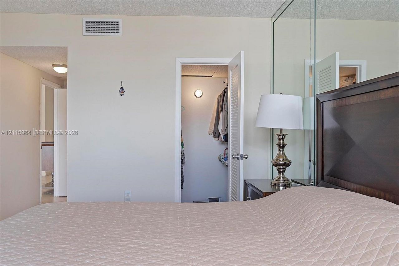 1980 S Ocean Dr , Unit 20A, Hallandale Beach, FL 33009 Photo