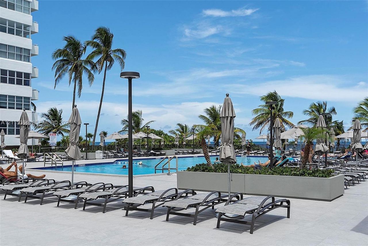 1980 S Ocean Dr , Unit 20A, Hallandale Beach, FL 33009 Photo