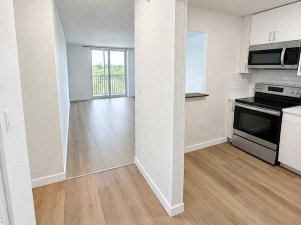 16950 W Dixie Highway, Unit A-529, North Miami Beach, FL 33160