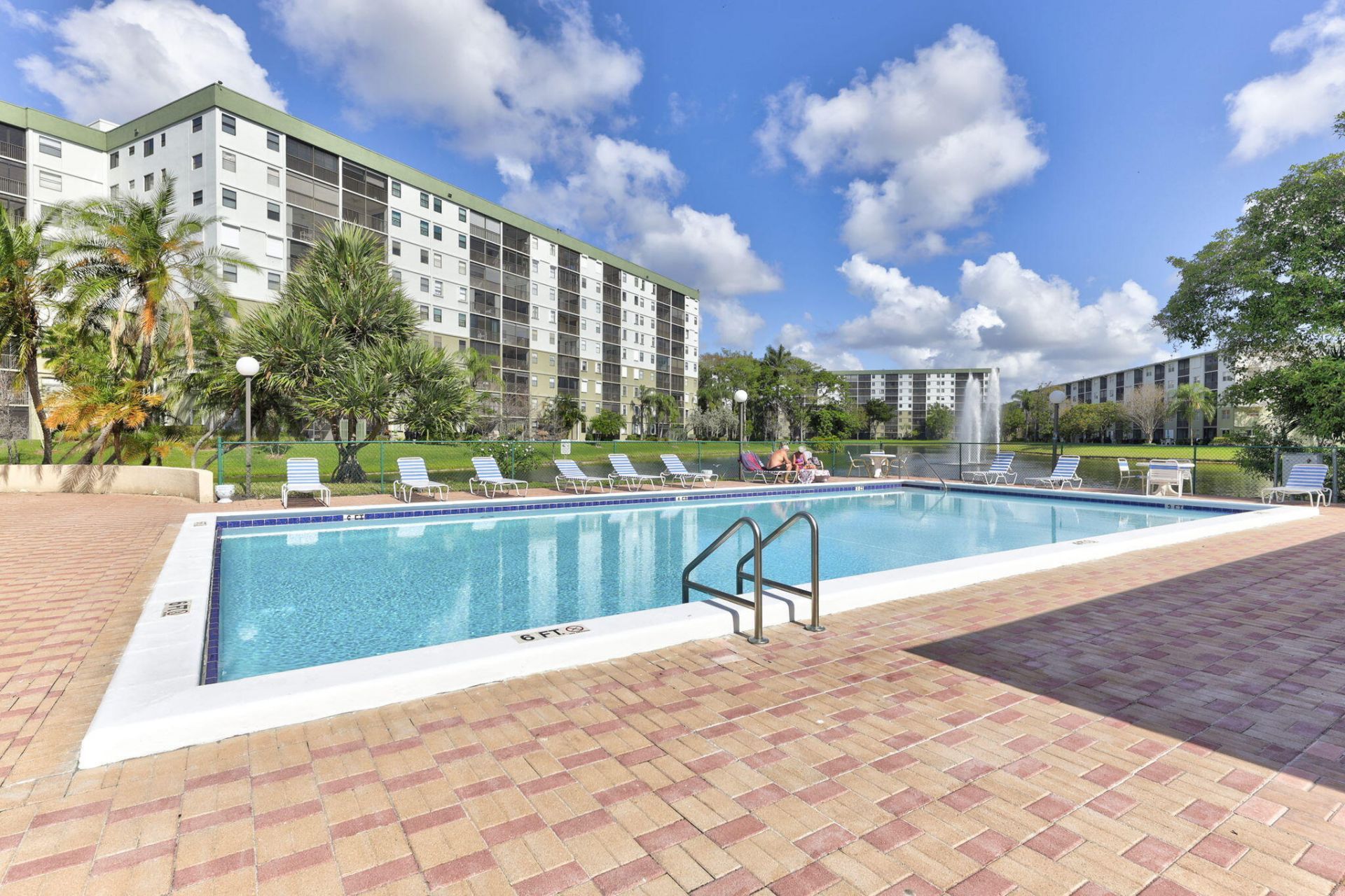 2309 S Cypress Bend Drive, Unit 611D, Pompano Beach, FL 33069 Photo