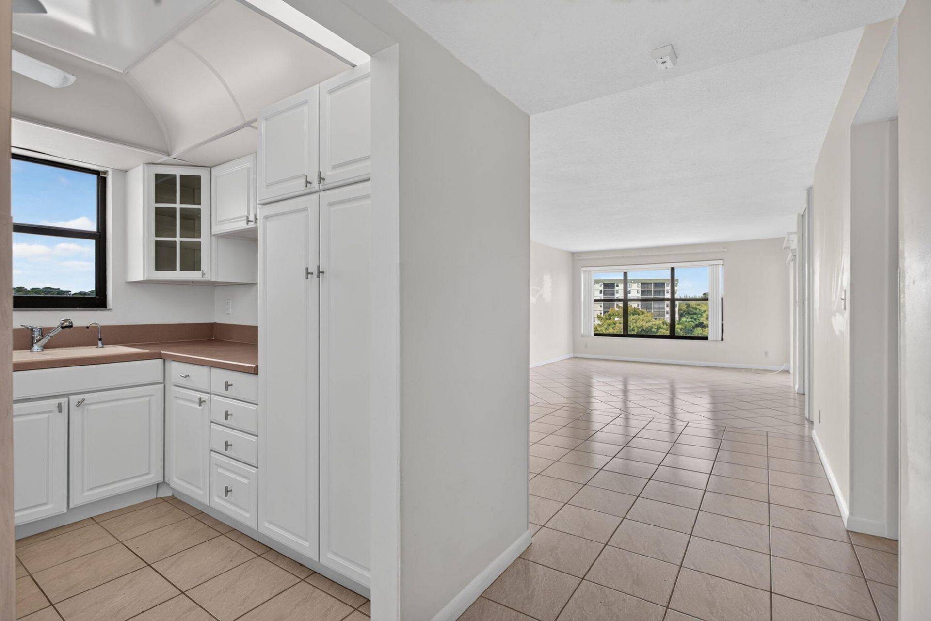 2309 S Cypress Bend Drive, Unit 611D, Pompano Beach, FL 33069 Photo