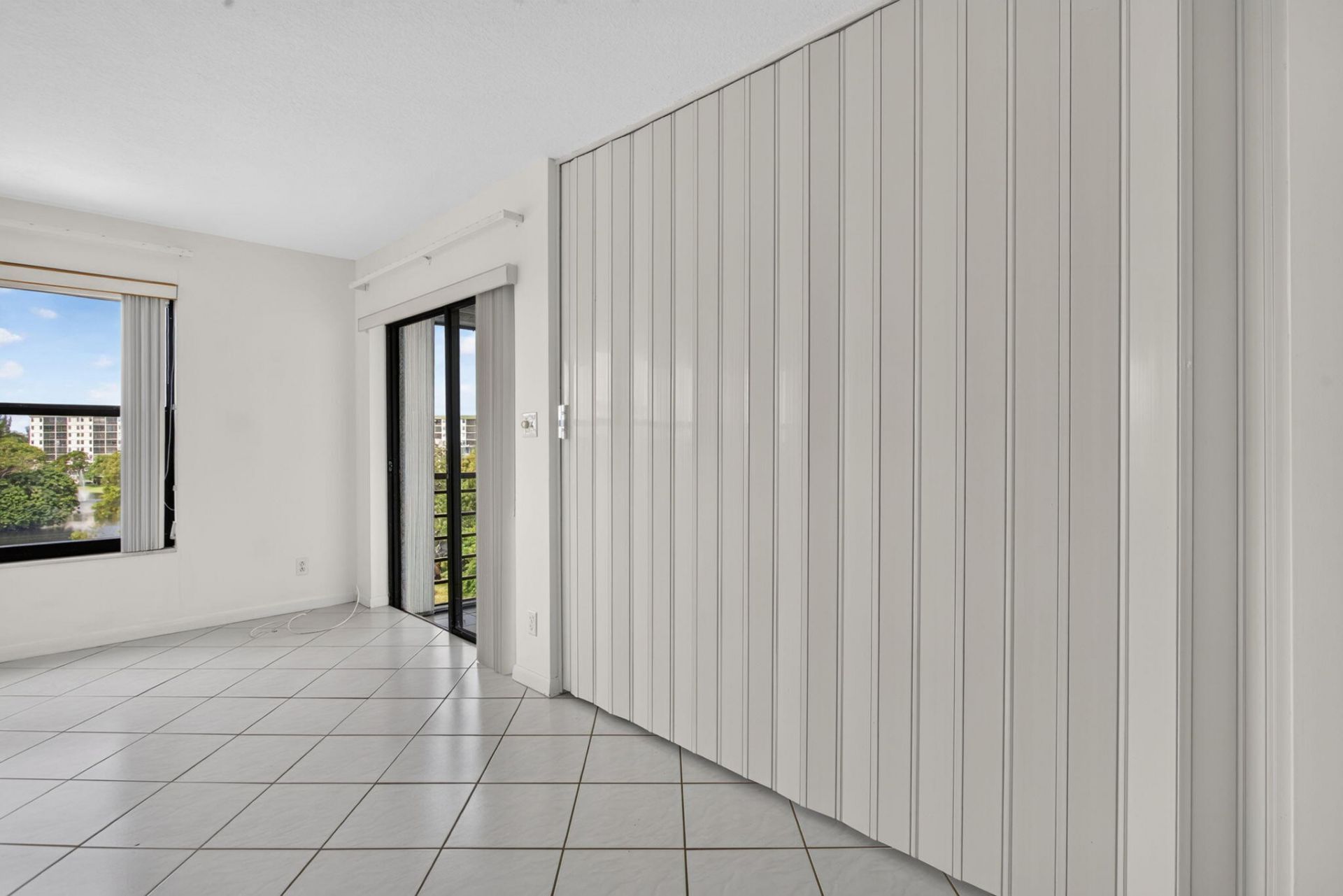 2309 S Cypress Bend Drive, Unit 611D, Pompano Beach, FL 33069 Photo