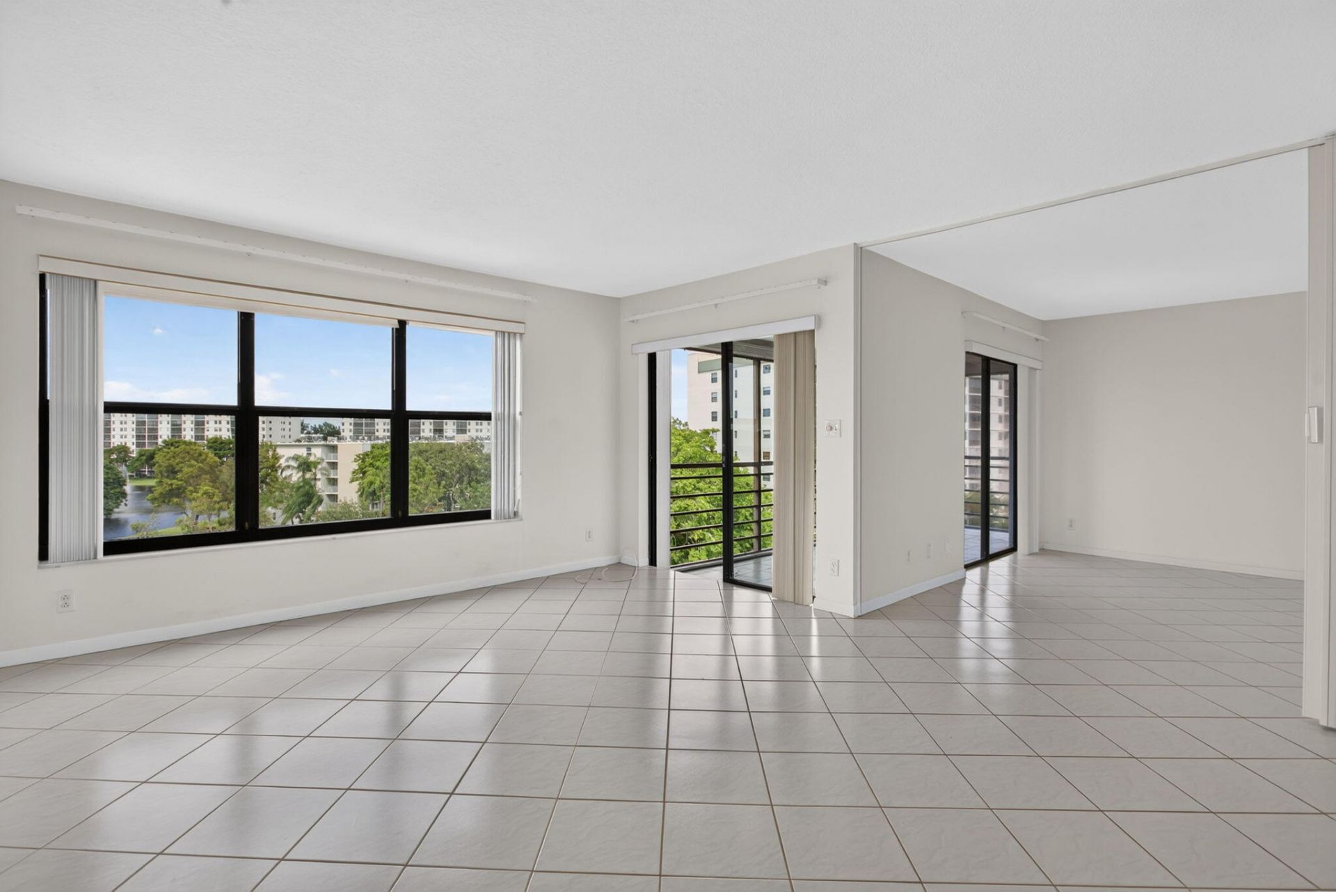 2309 S Cypress Bend Drive, Unit 611D, Pompano Beach, FL 33069 Photo