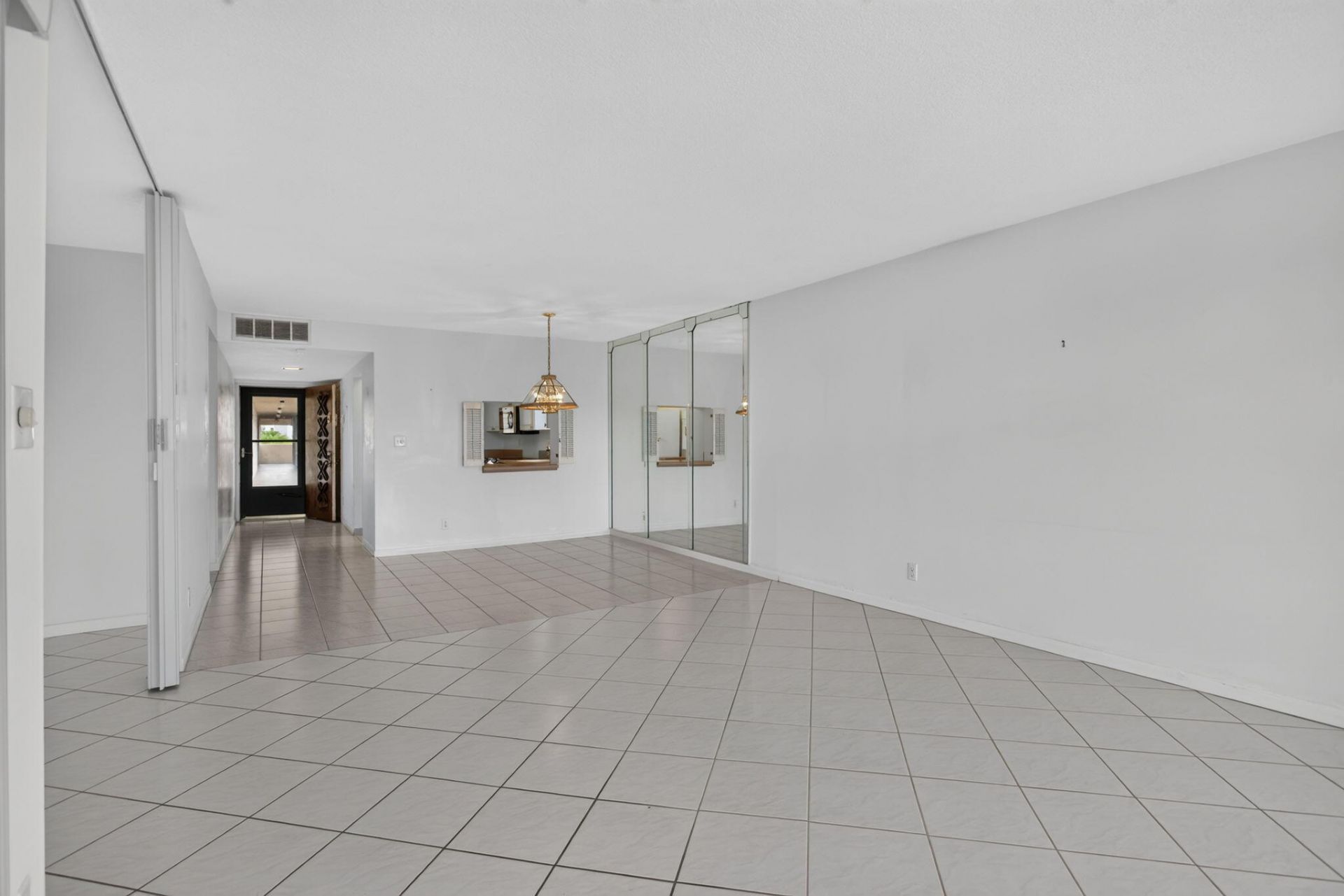 2309 S Cypress Bend Drive, Unit 611D, Pompano Beach, FL 33069 Photo