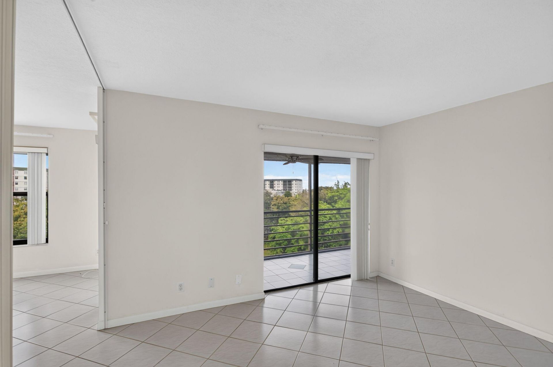 2309 S Cypress Bend Drive, Unit 611D, Pompano Beach, FL 33069 Photo