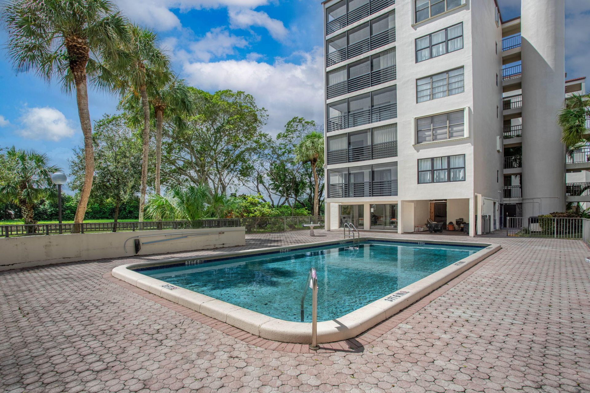 2309 S Cypress Bend Drive, Unit 611D, Pompano Beach, FL 33069 Photo