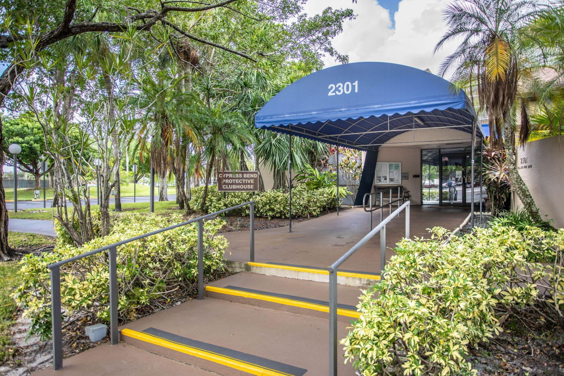2309 S Cypress Bend Drive, Unit 611D, Pompano Beach, FL 33069 Photo