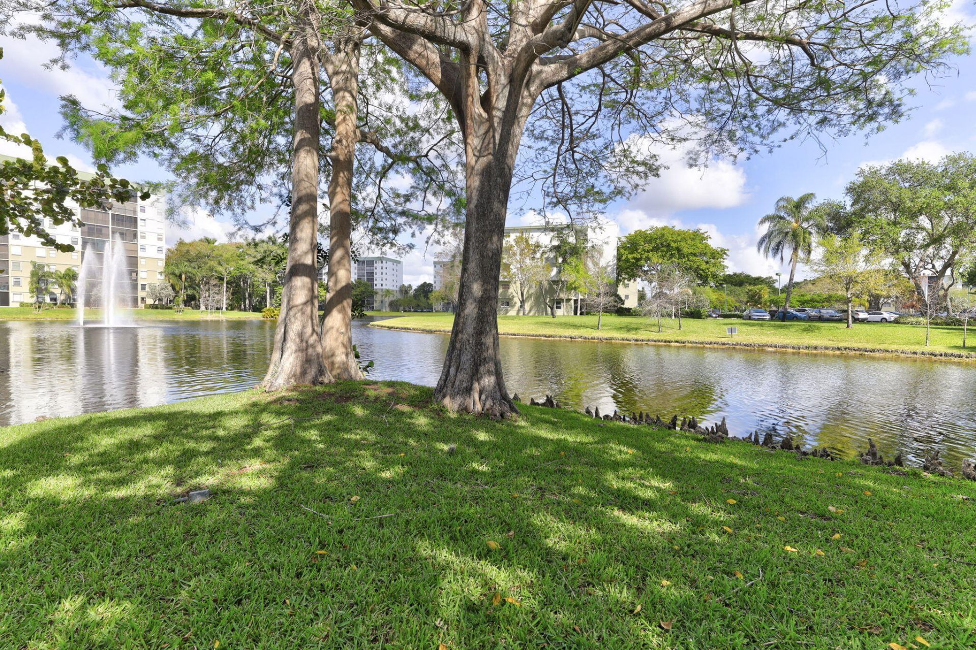 2309 S Cypress Bend Drive, Unit 611D, Pompano Beach, FL 33069 Photo