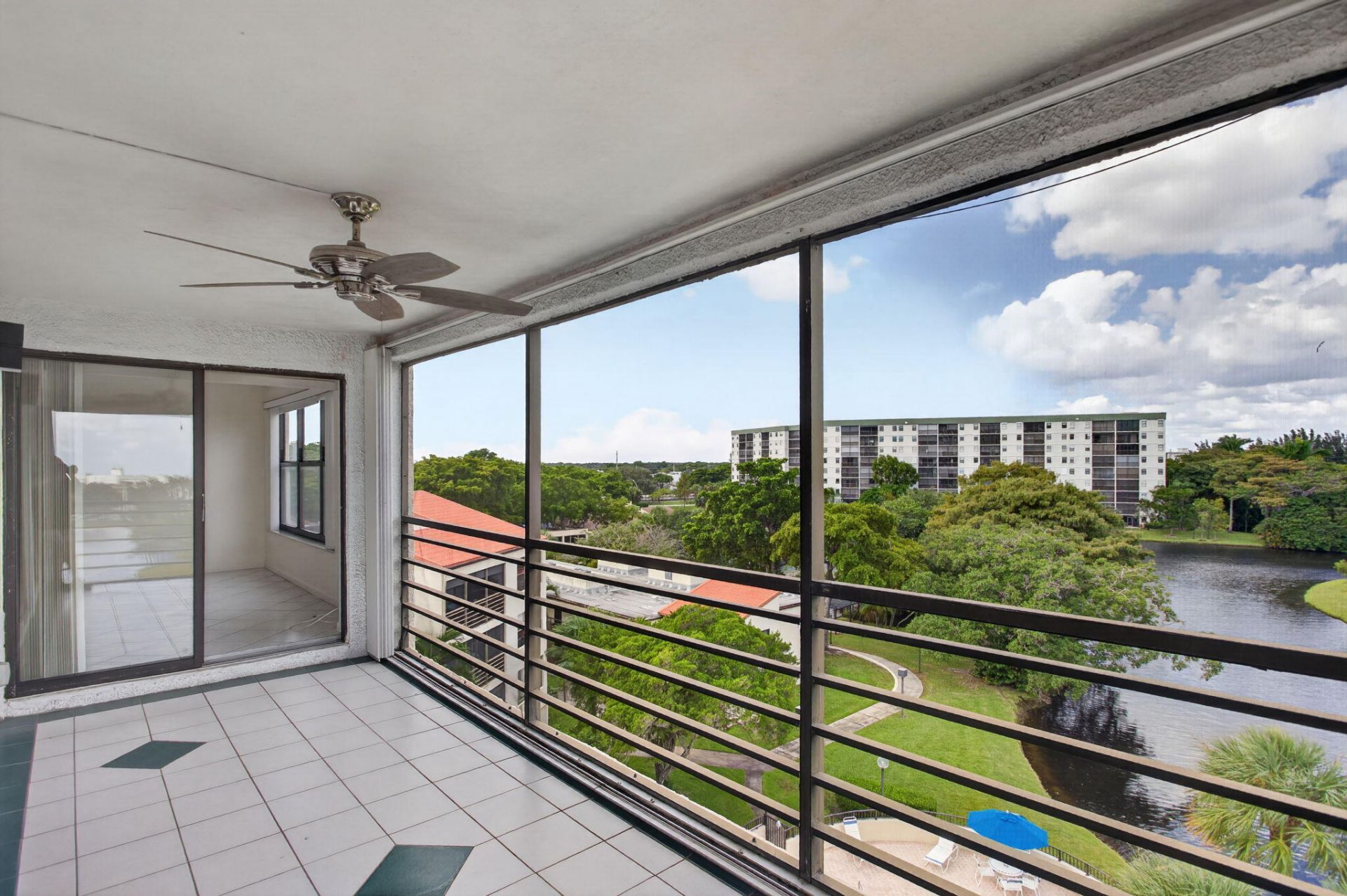 2309 S Cypress Bend Drive, Unit 611D, Pompano Beach, FL 33069 Photo