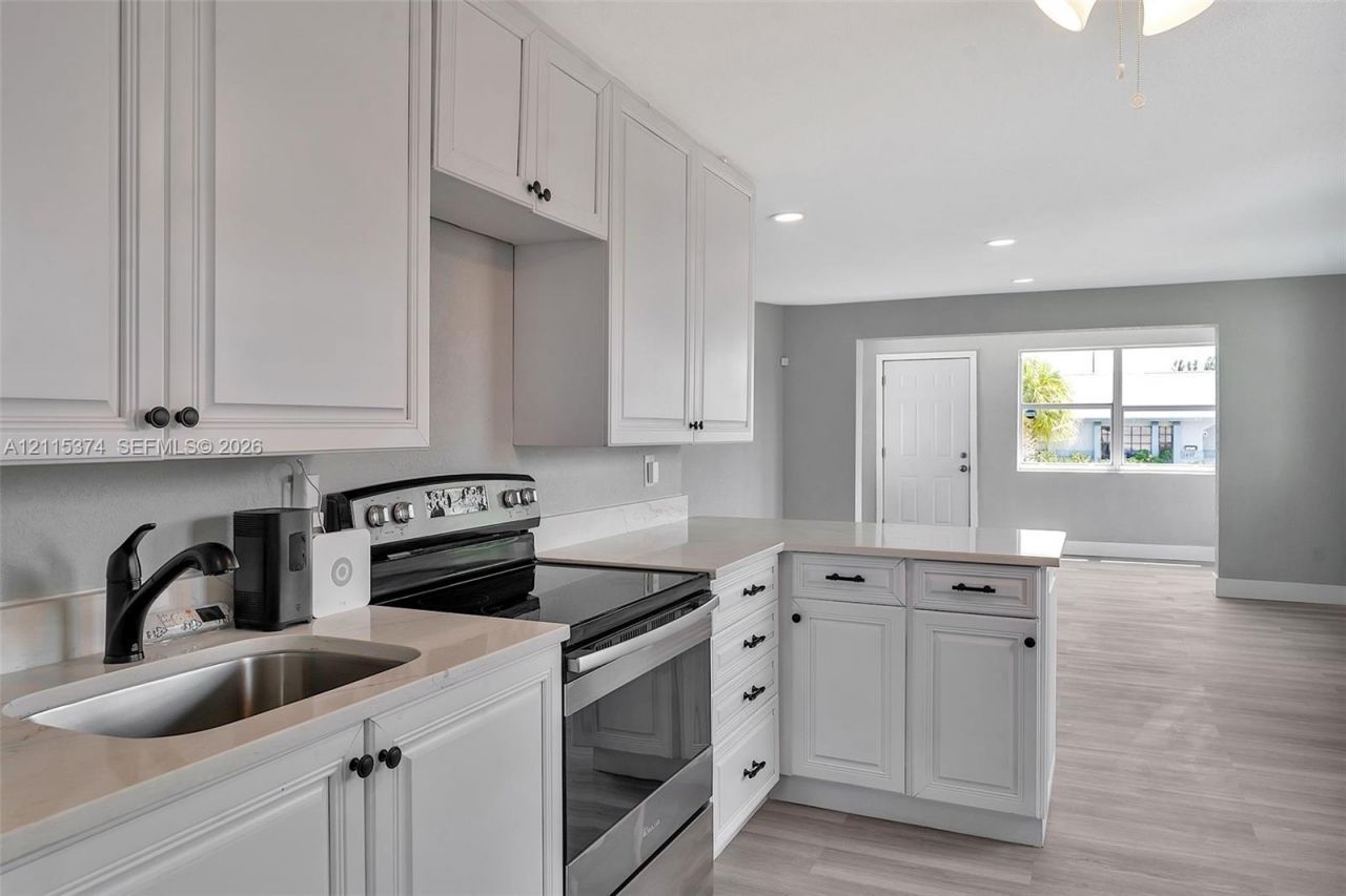1444 W 28th St , Unit -, Riviera Beach, FL 33404 Photo