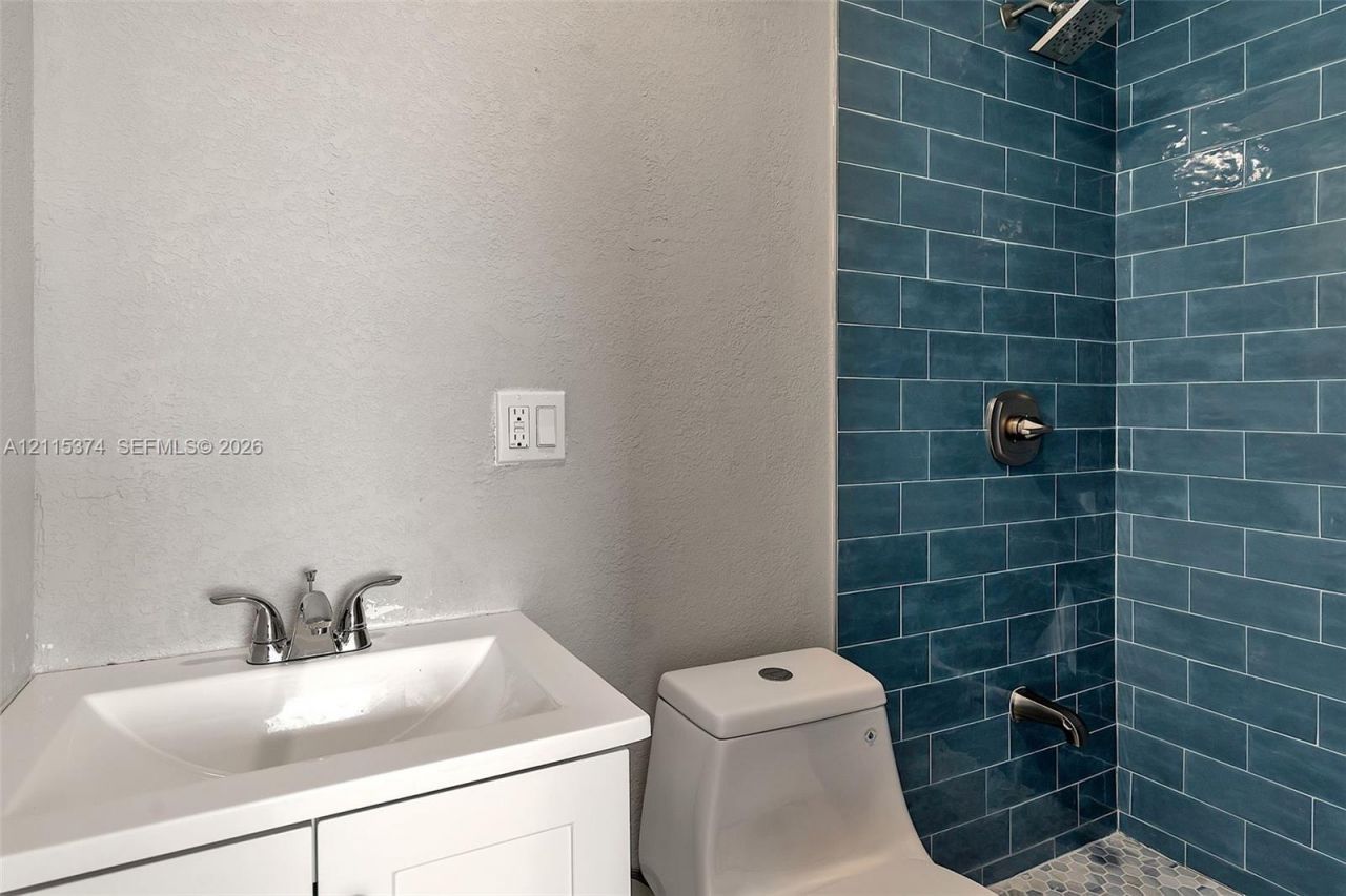 1444 W 28th St , Unit -, Riviera Beach, FL 33404 Photo