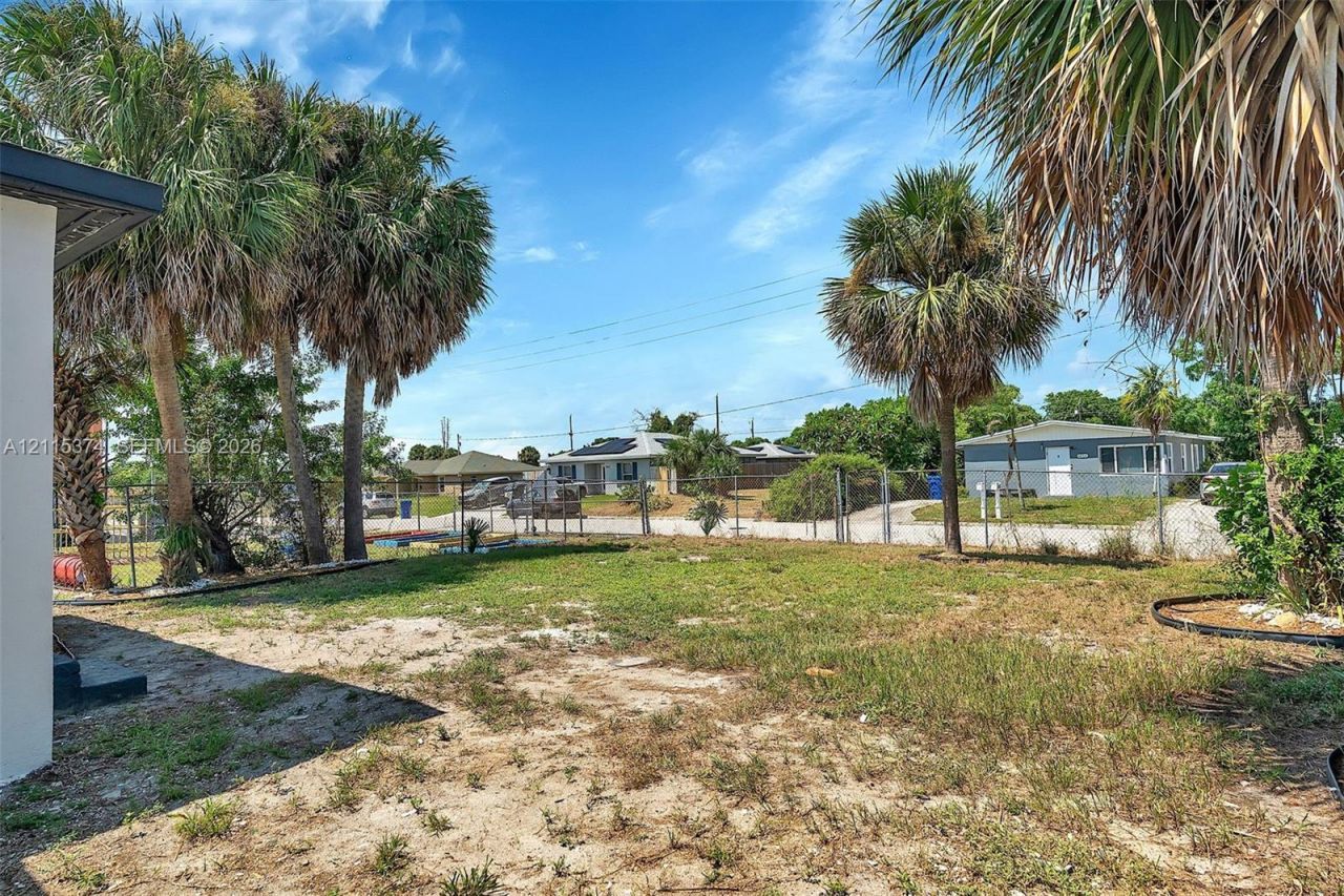 1444 W 28th St , Unit -, Riviera Beach, FL 33404 Photo