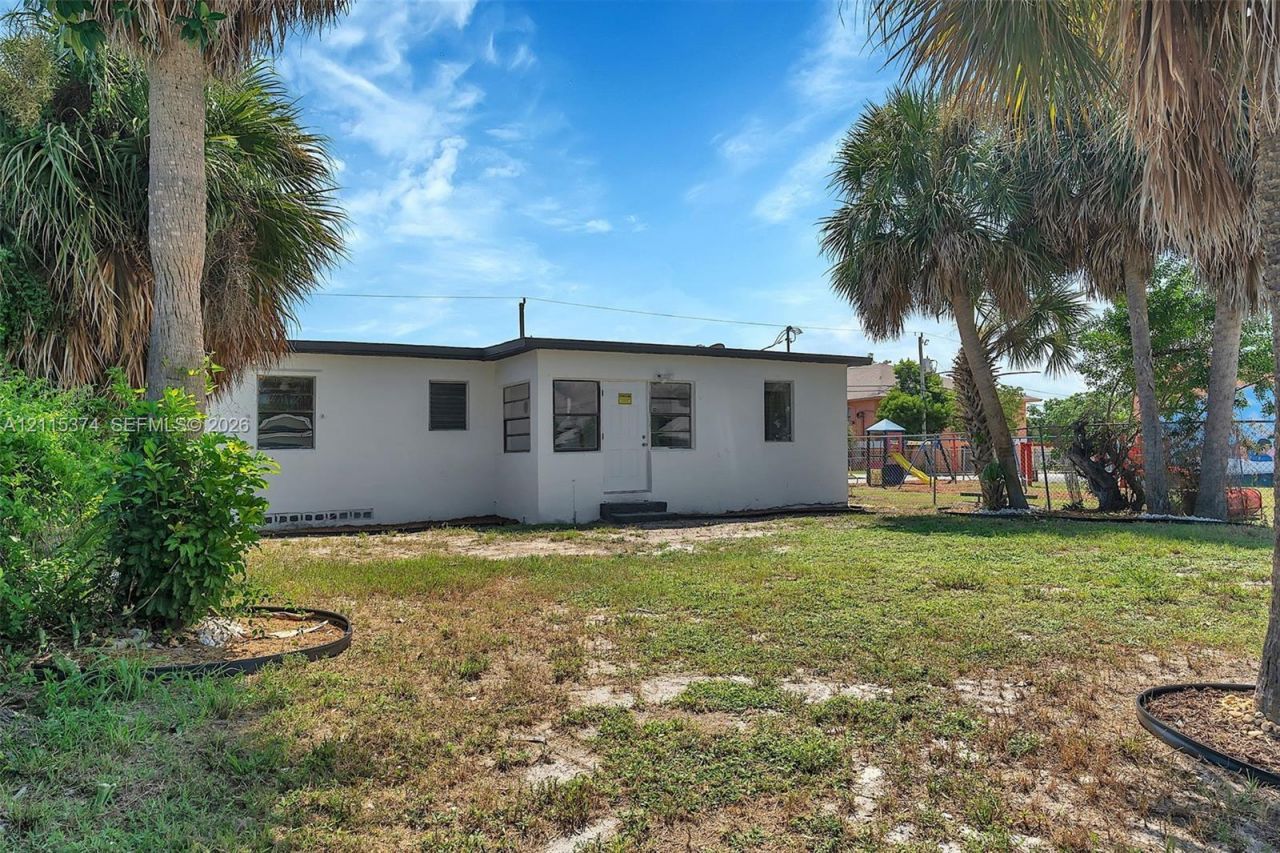 1444 W 28th St , Unit -, Riviera Beach, FL 33404 Photo