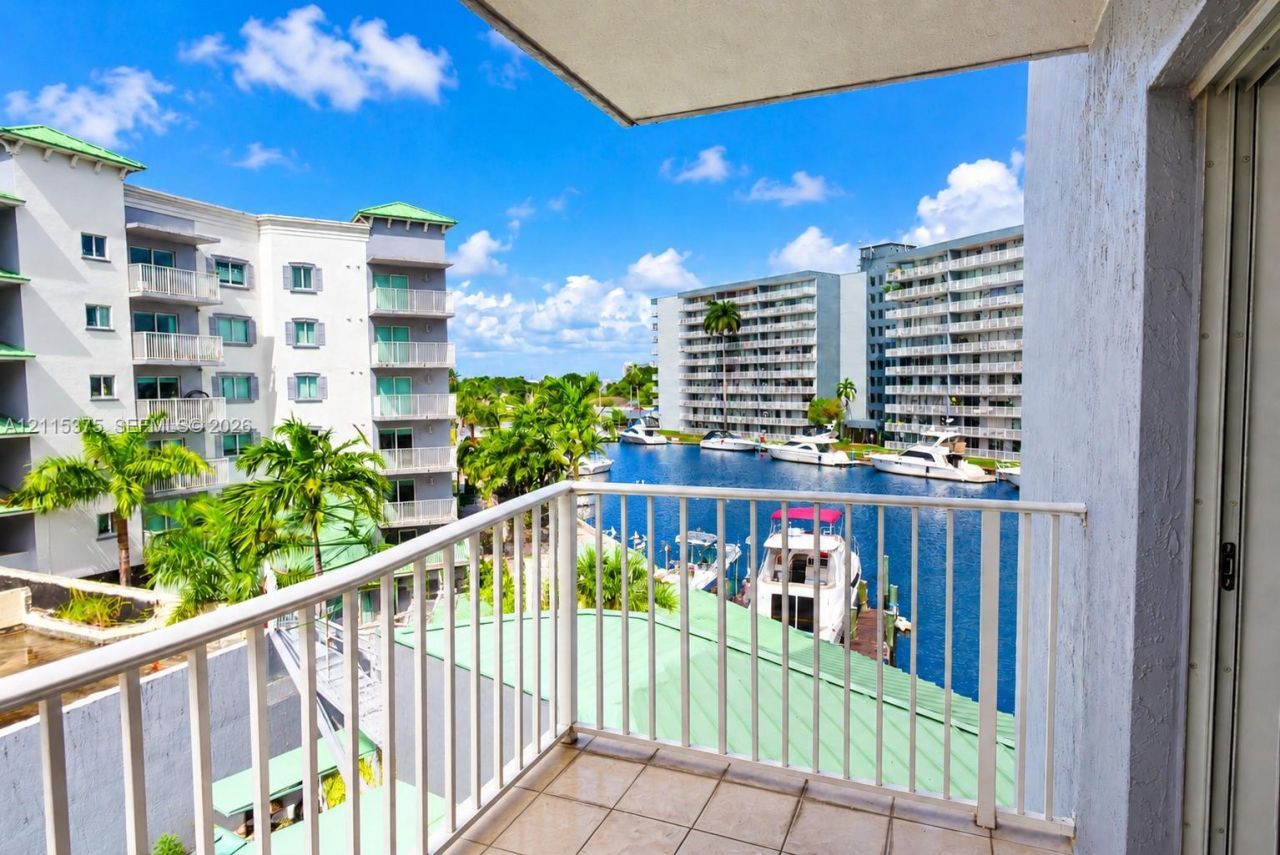 2415 NW 16th St Rd , Unit 416, Miami, FL 33125 Photo
