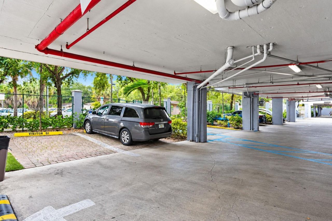 2415 NW 16th St Rd , Unit 416, Miami, FL 33125 Photo