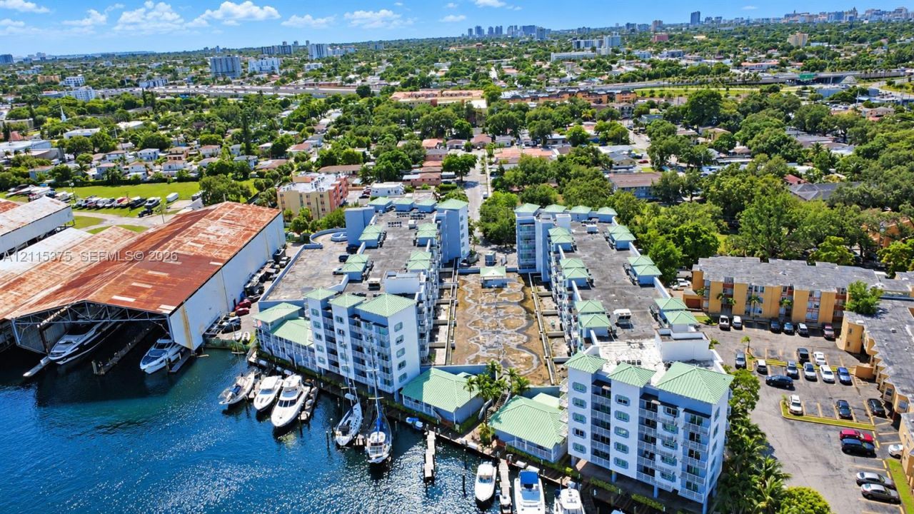 2415 NW 16th St Rd , Unit 416, Miami, FL 33125 Photo