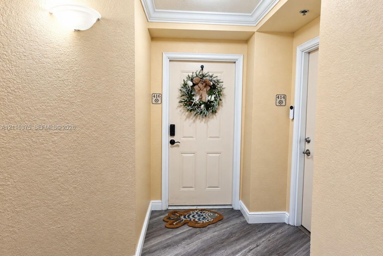 2415 NW 16th St Rd , Unit 416, Miami, FL 33125 Photo