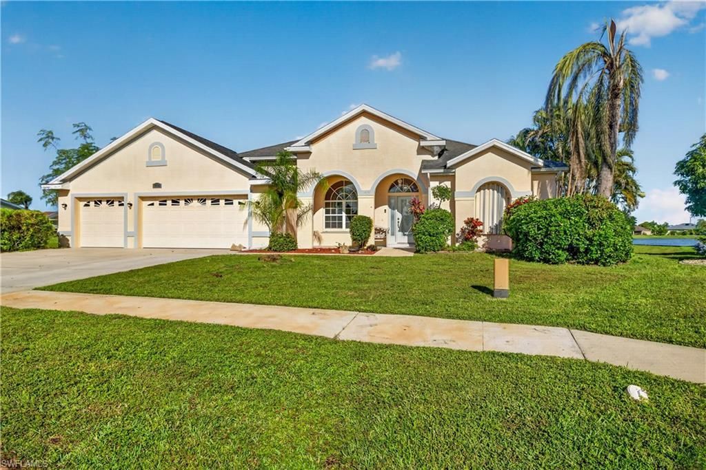 1509 Stadium Ct , Lehigh Acres, FL 33971 Photo