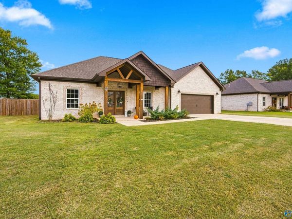 1213 S Glendora Avenue, Tuscumbia, AL 35674