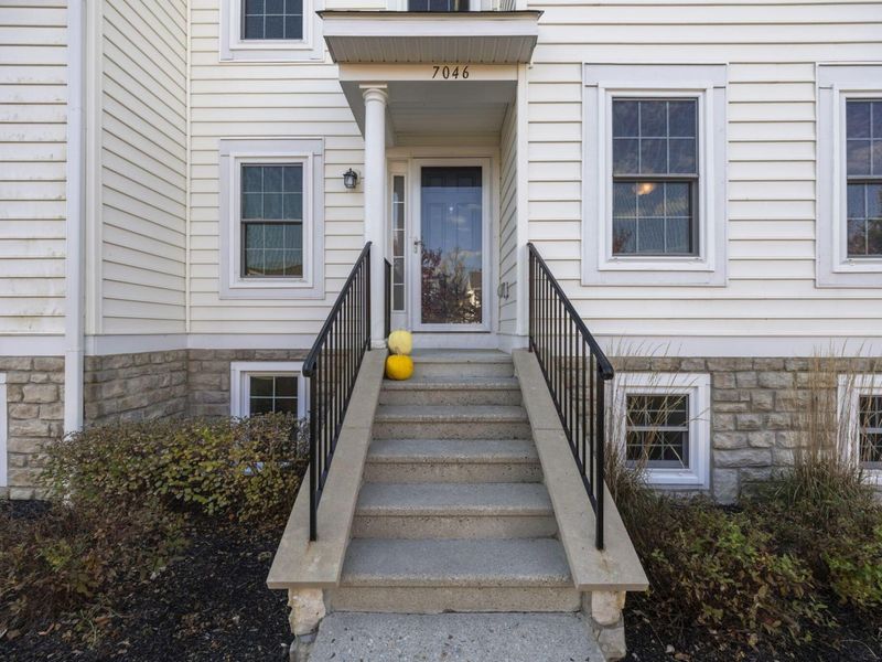 7046 Hill Gail Drive , Unit 28, New Albany, OH 43054 Photo 2