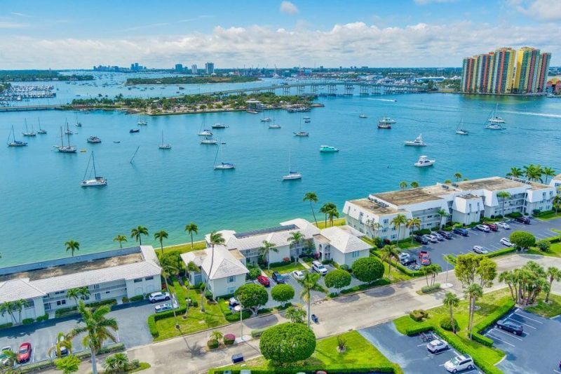 1071 Sugar Sands Boulevard, Unit 8, Singer Island, FL 33404 Photo