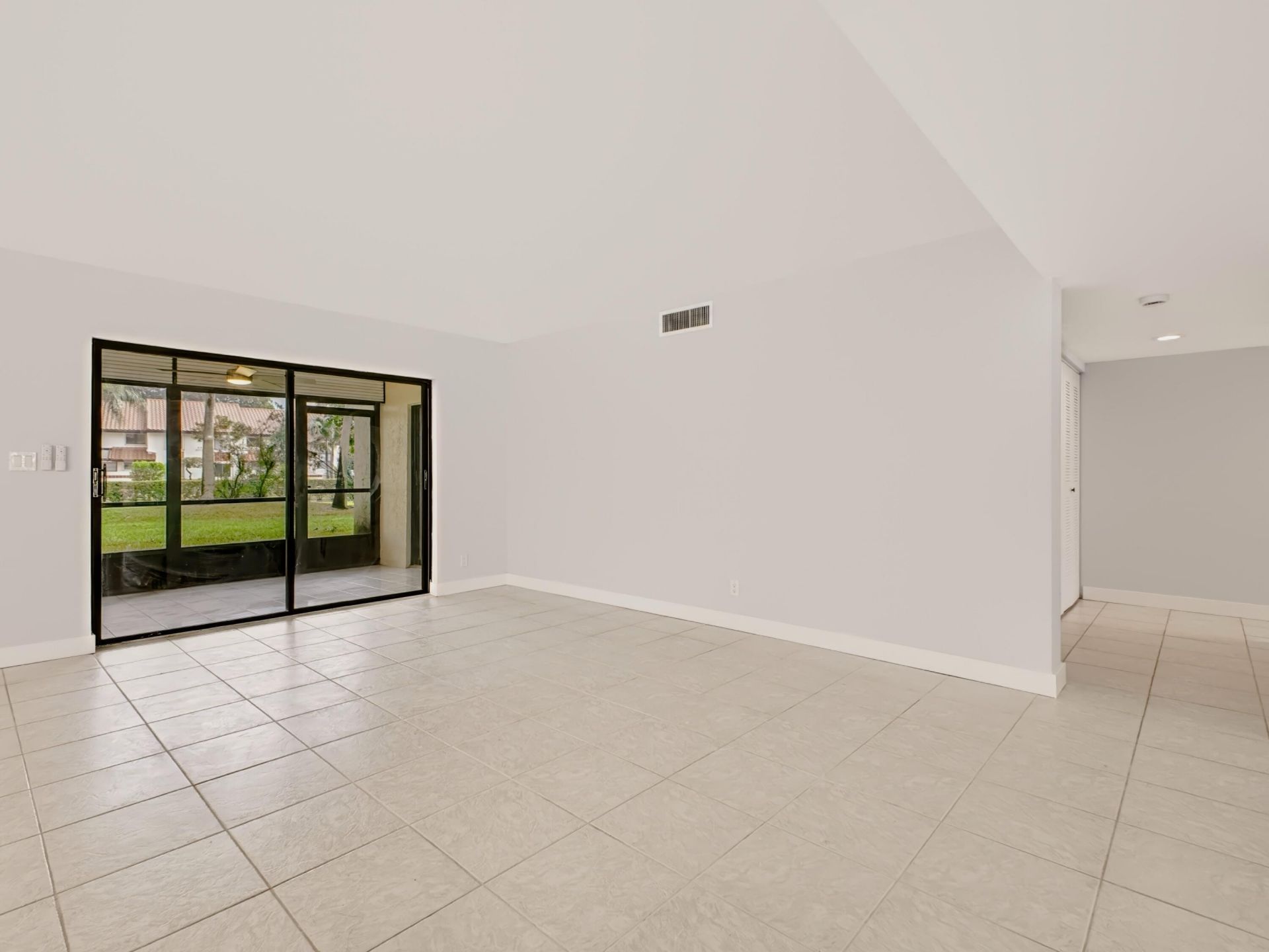 10772 Bahama Palm Way, Unit 101, Boynton Beach, FL 33437 Photo