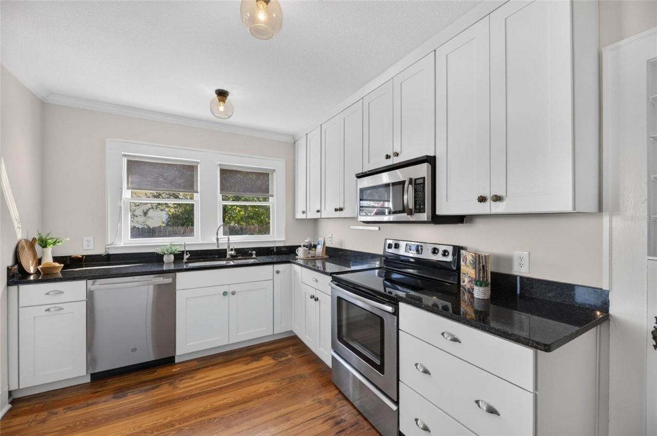307 W Giddens Avenue, Tampa, FL 33603 Photo