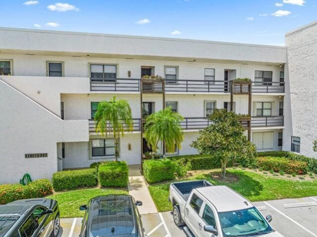 1950 SW Palm City Road, Unit 1-202, Stuart, FL 34994 Photo