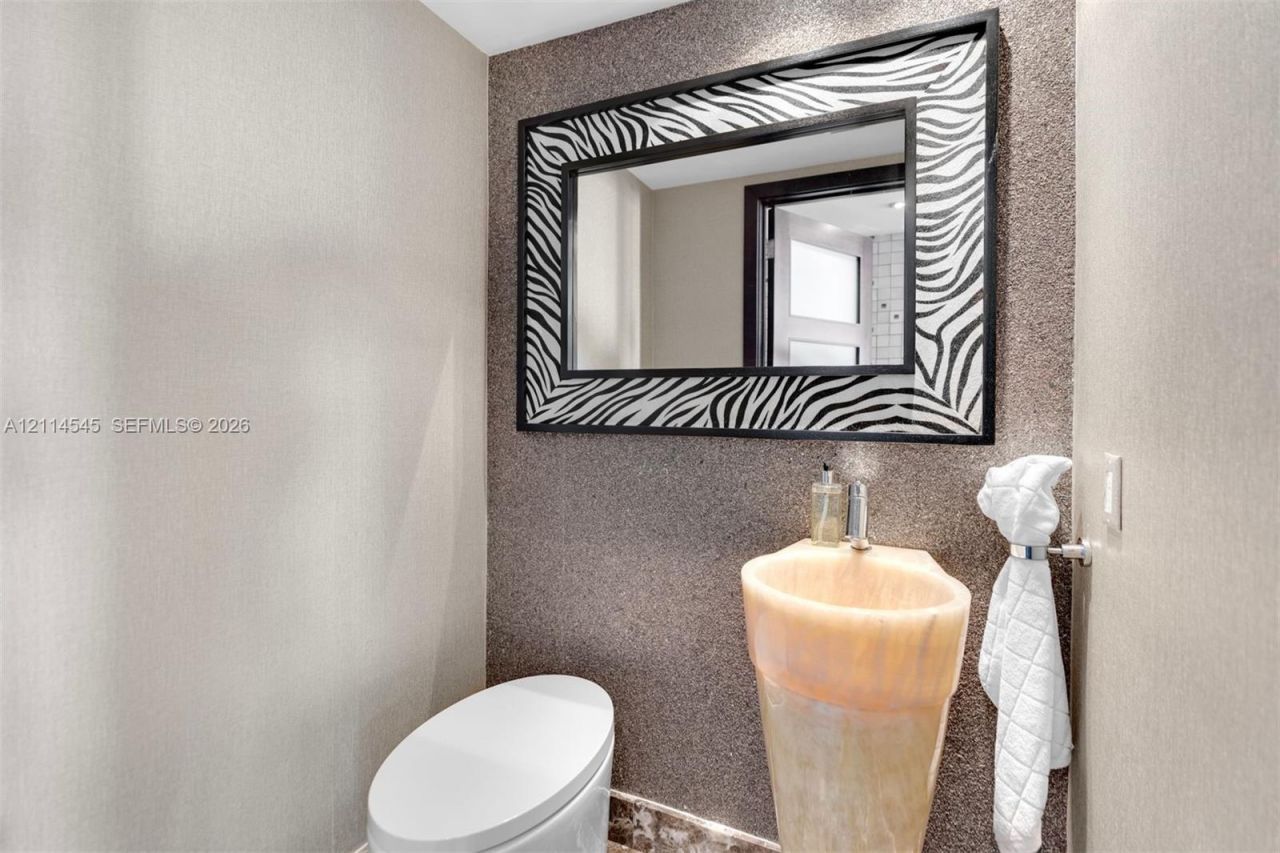 5875 Collins Ave , Unit 1503, Miami Beach, FL 33140 Photo