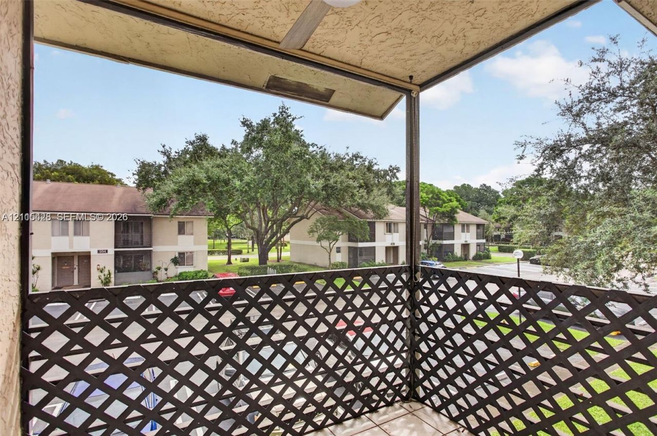 503 Gardens Dr , Unit 201, Pompano Beach, FL 33069 Photo