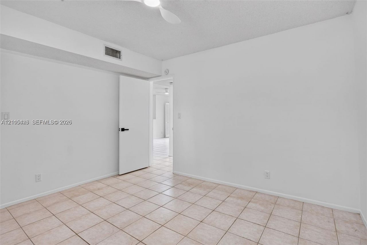 503 Gardens Dr , Unit 201, Pompano Beach, FL 33069 Photo