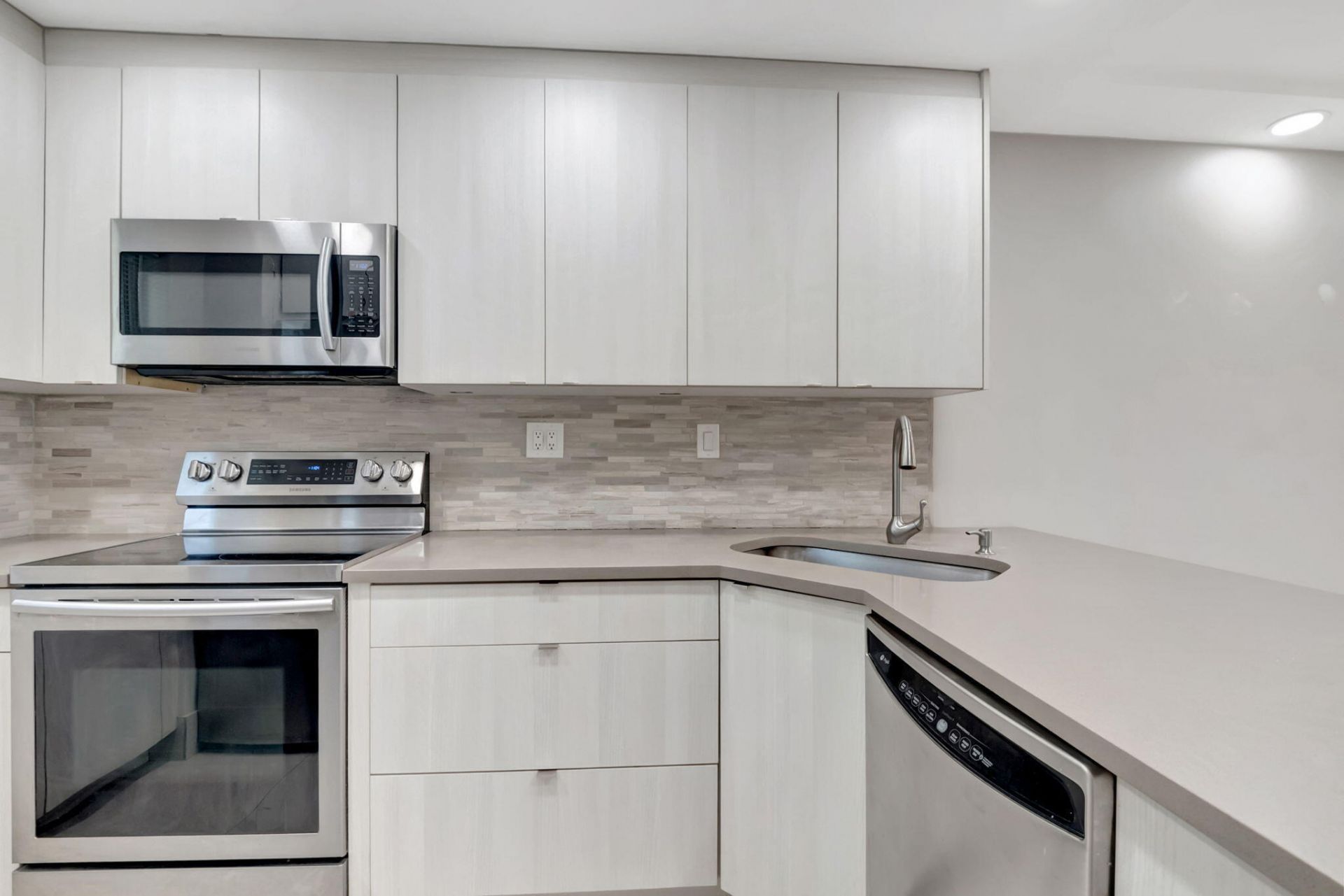 750 NE Spanish River Boulevard, Unit 103, Boca Raton, FL 33431 Photo