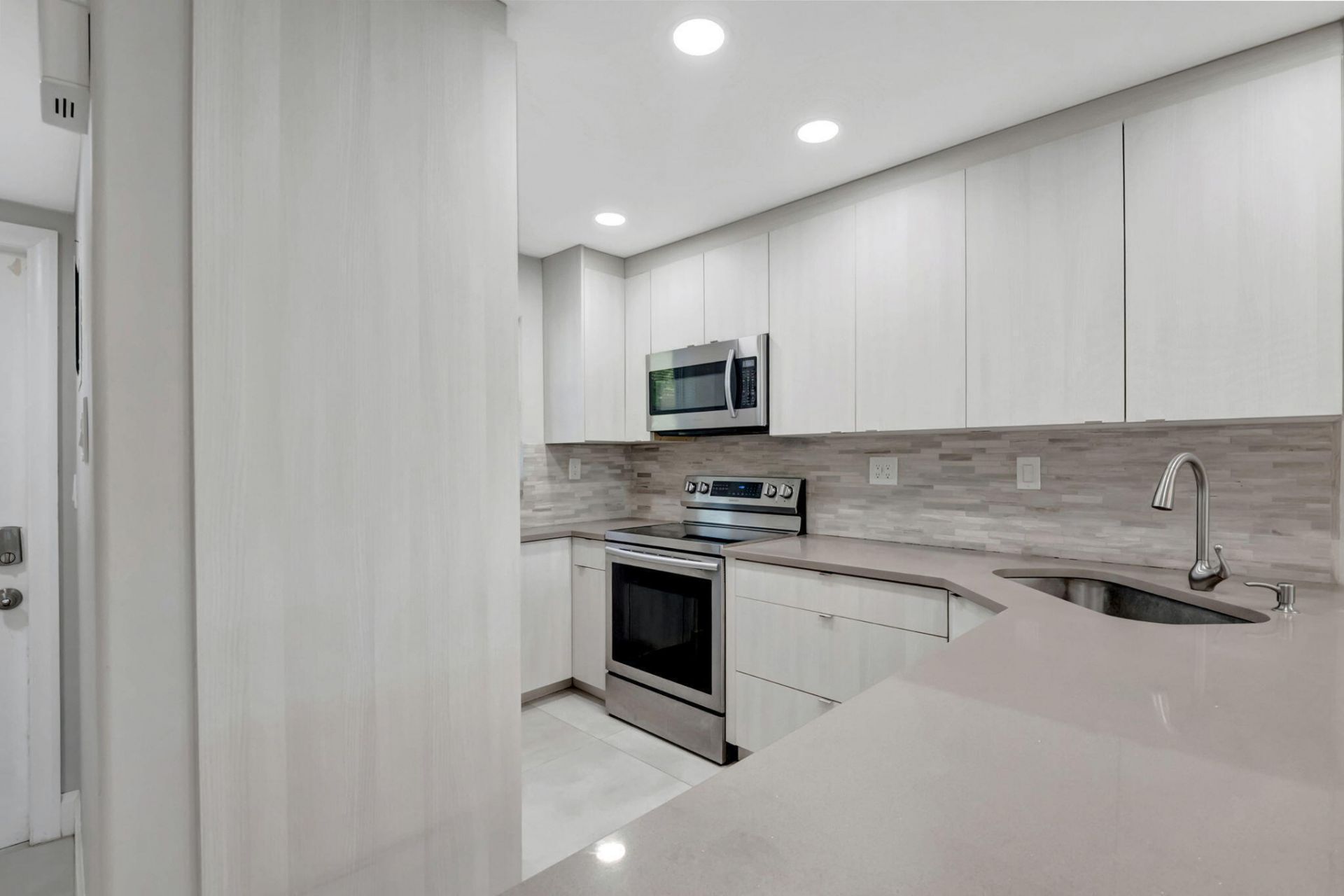 750 NE Spanish River Boulevard, Unit 103, Boca Raton, FL 33431 Photo
