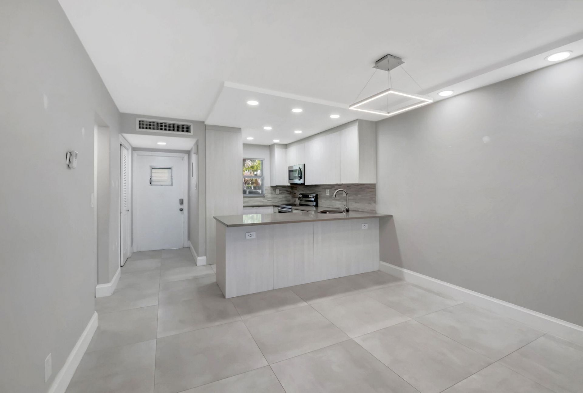 750 NE Spanish River Boulevard, Unit 103, Boca Raton, FL 33431 Photo
