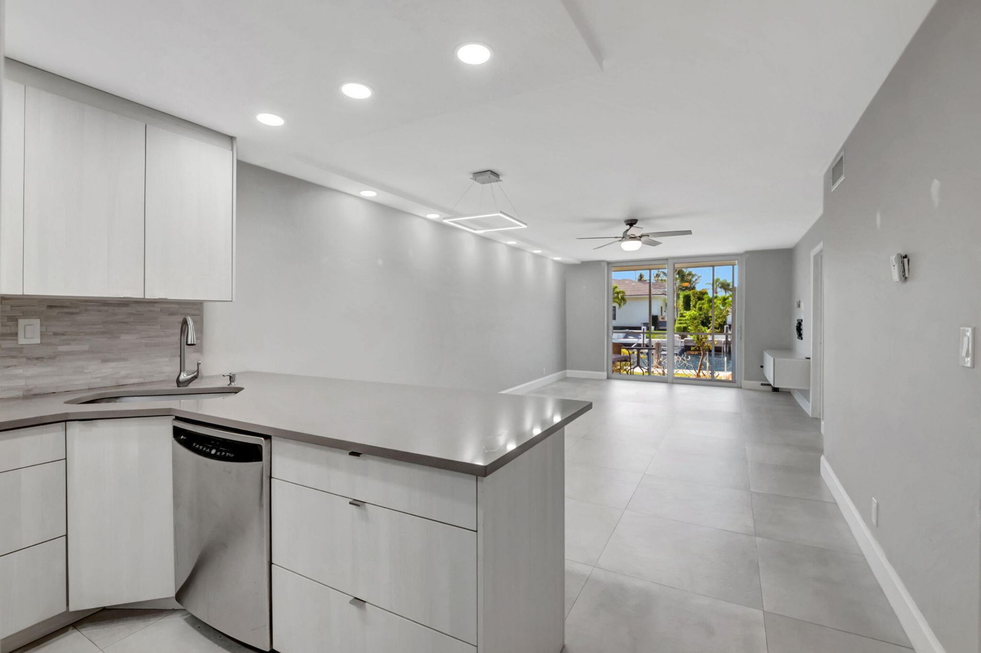 750 NE Spanish River Boulevard, Unit 103, Boca Raton, FL 33431 Photo