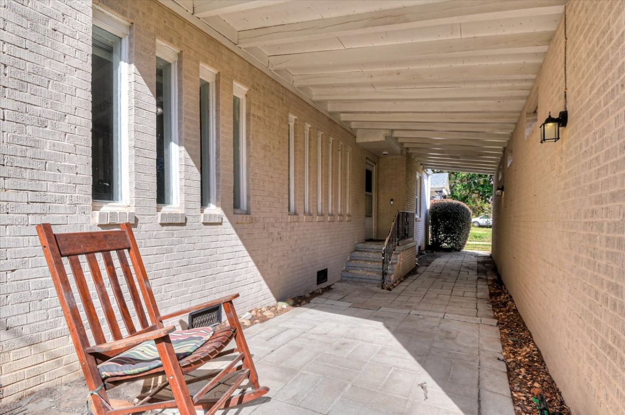 1121 Magnolia Drive Photo 8