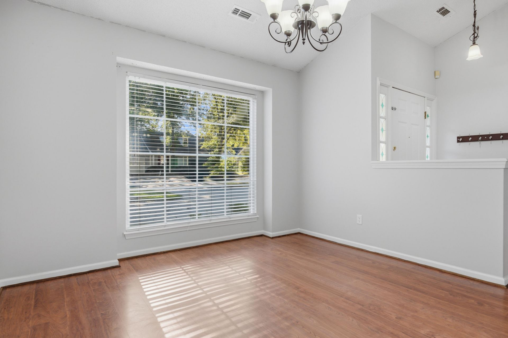 117 Saint Awdry Street Photo 12