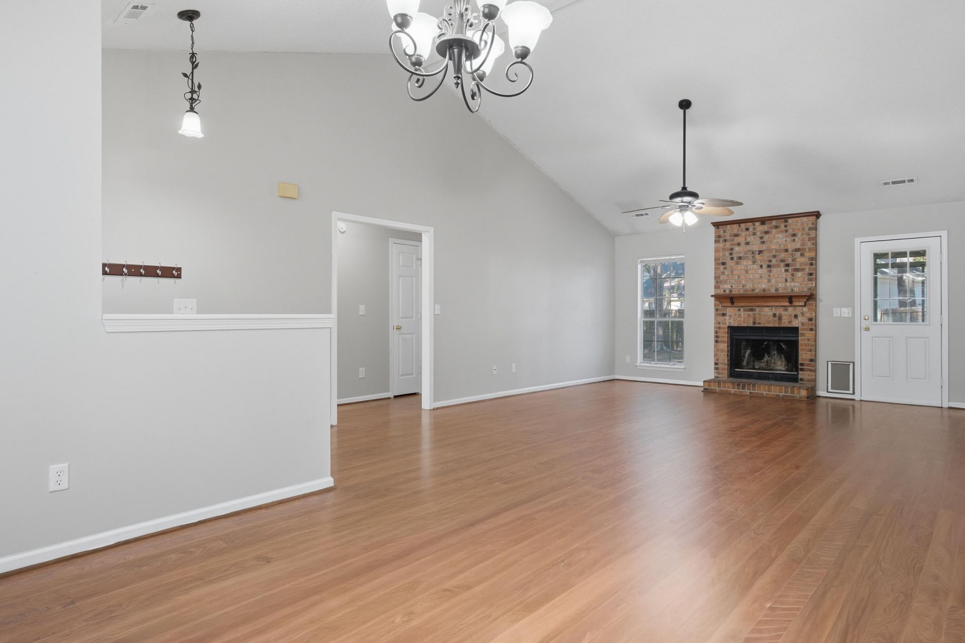 117 Saint Awdry Street Photo 13