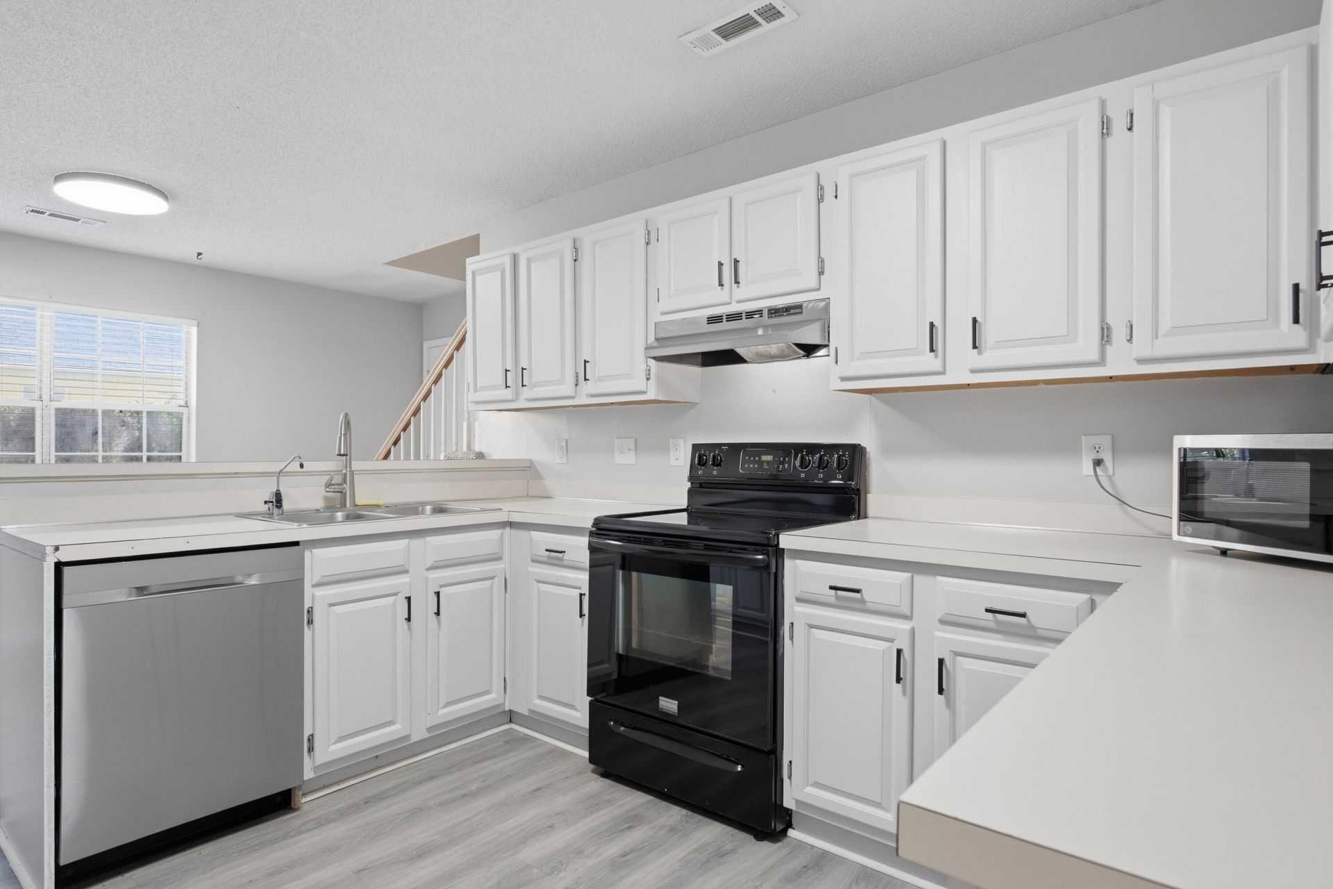 117 Saint Awdry Street Photo 15