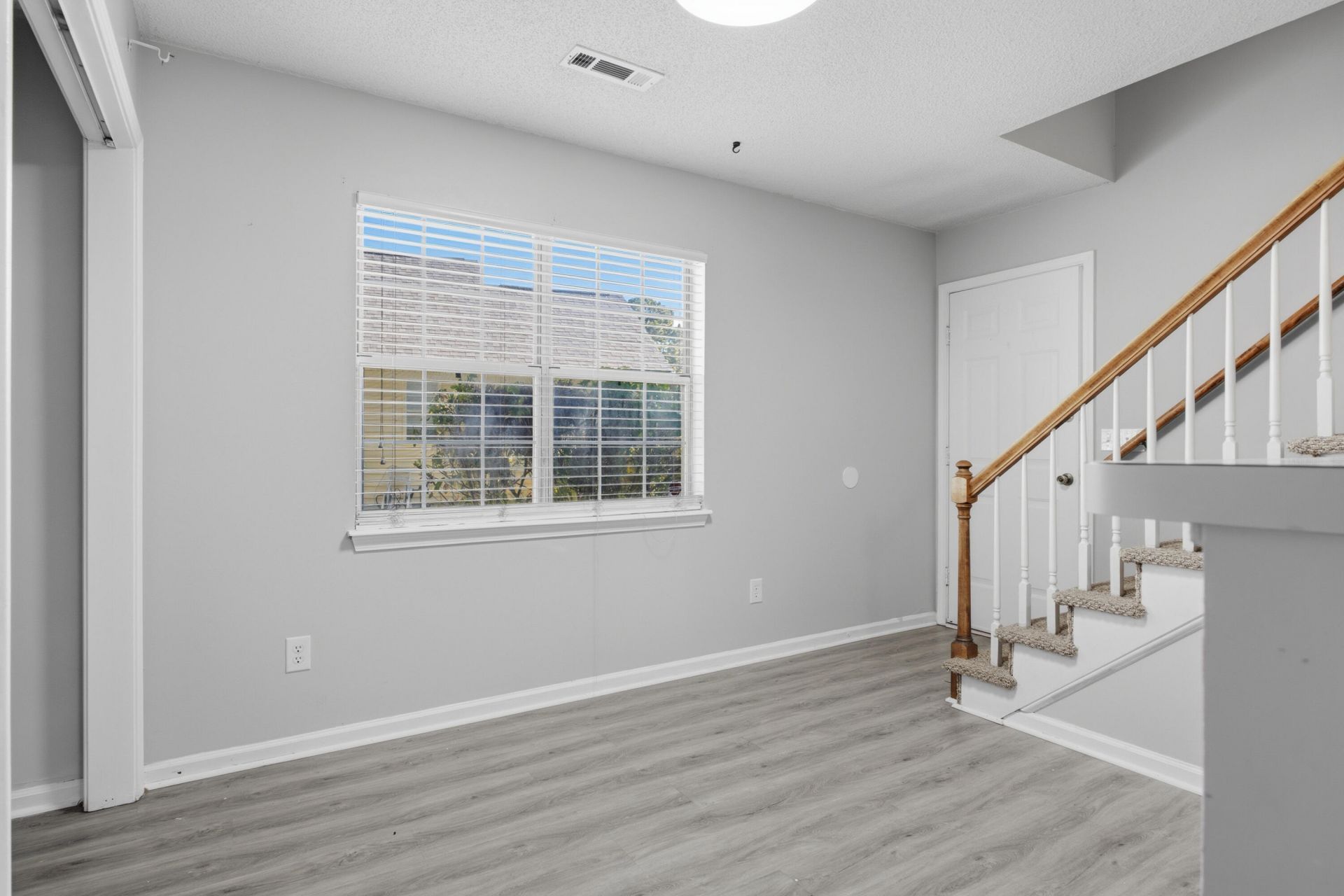 117 Saint Awdry Street Photo 19