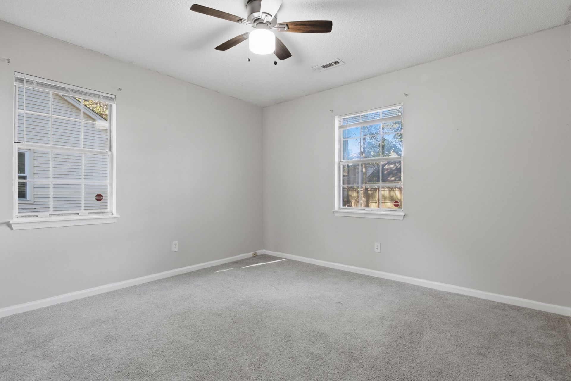 117 Saint Awdry Street Photo 34