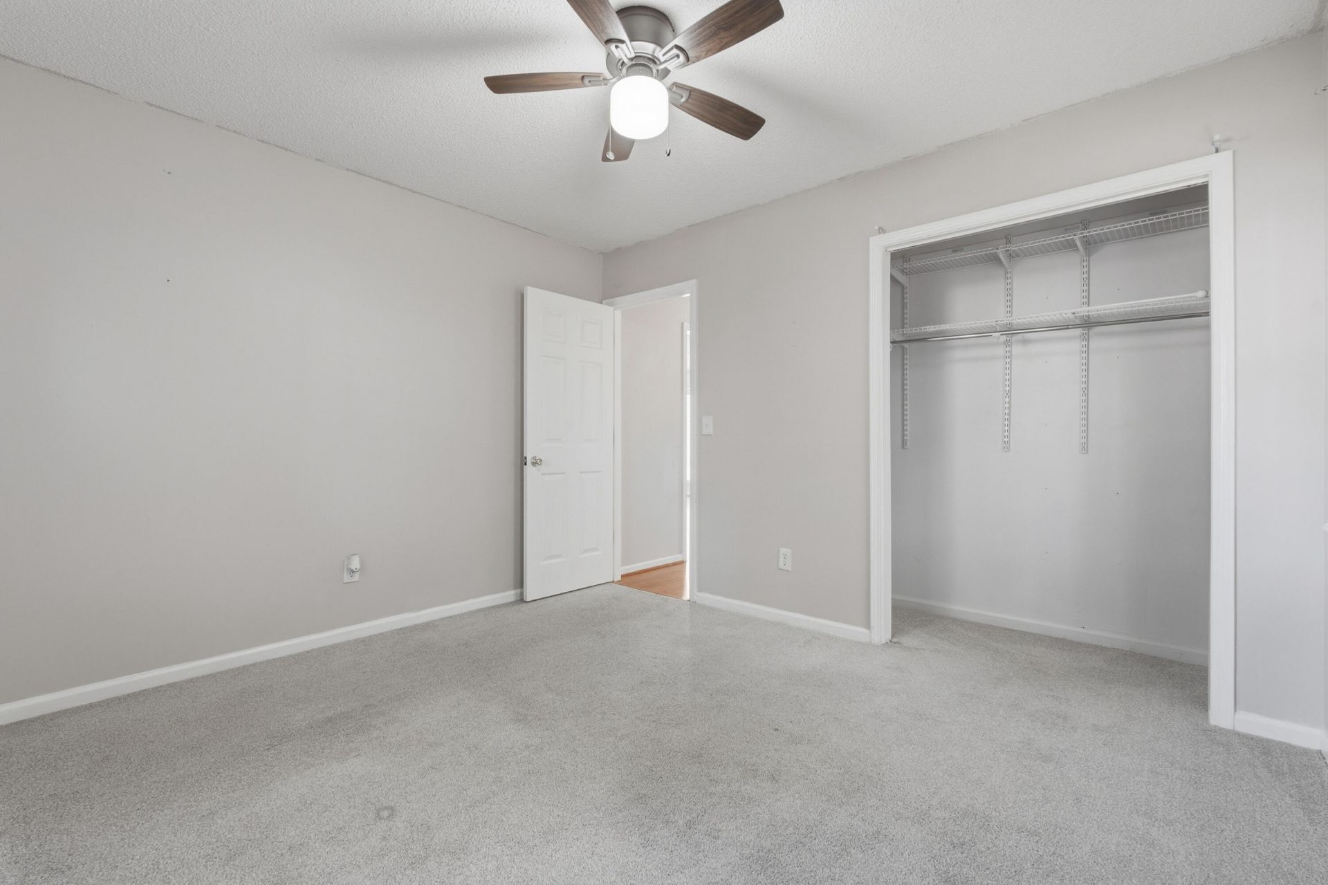 117 Saint Awdry Street Photo 35