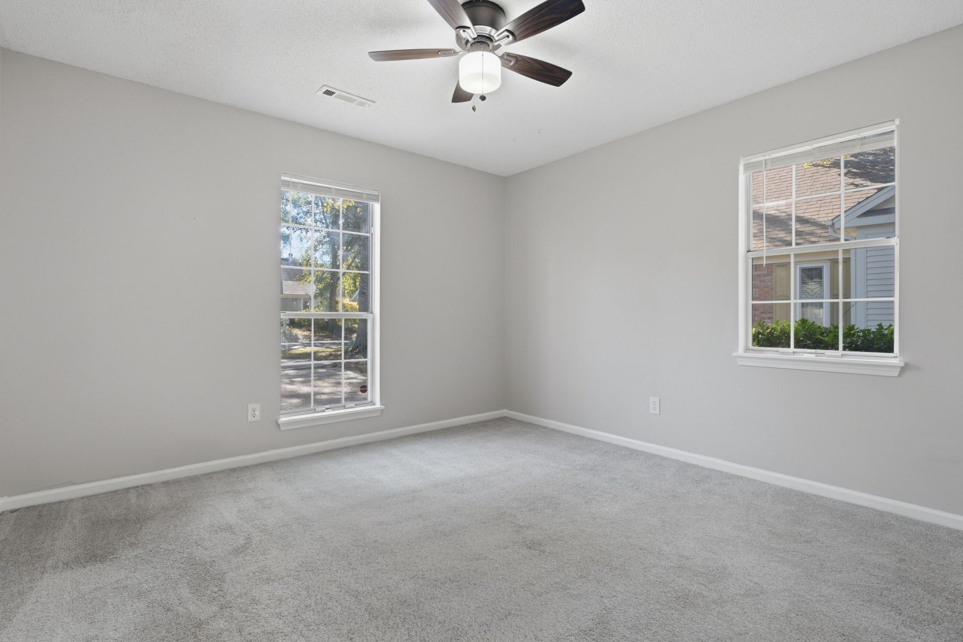 117 Saint Awdry Street Photo 38
