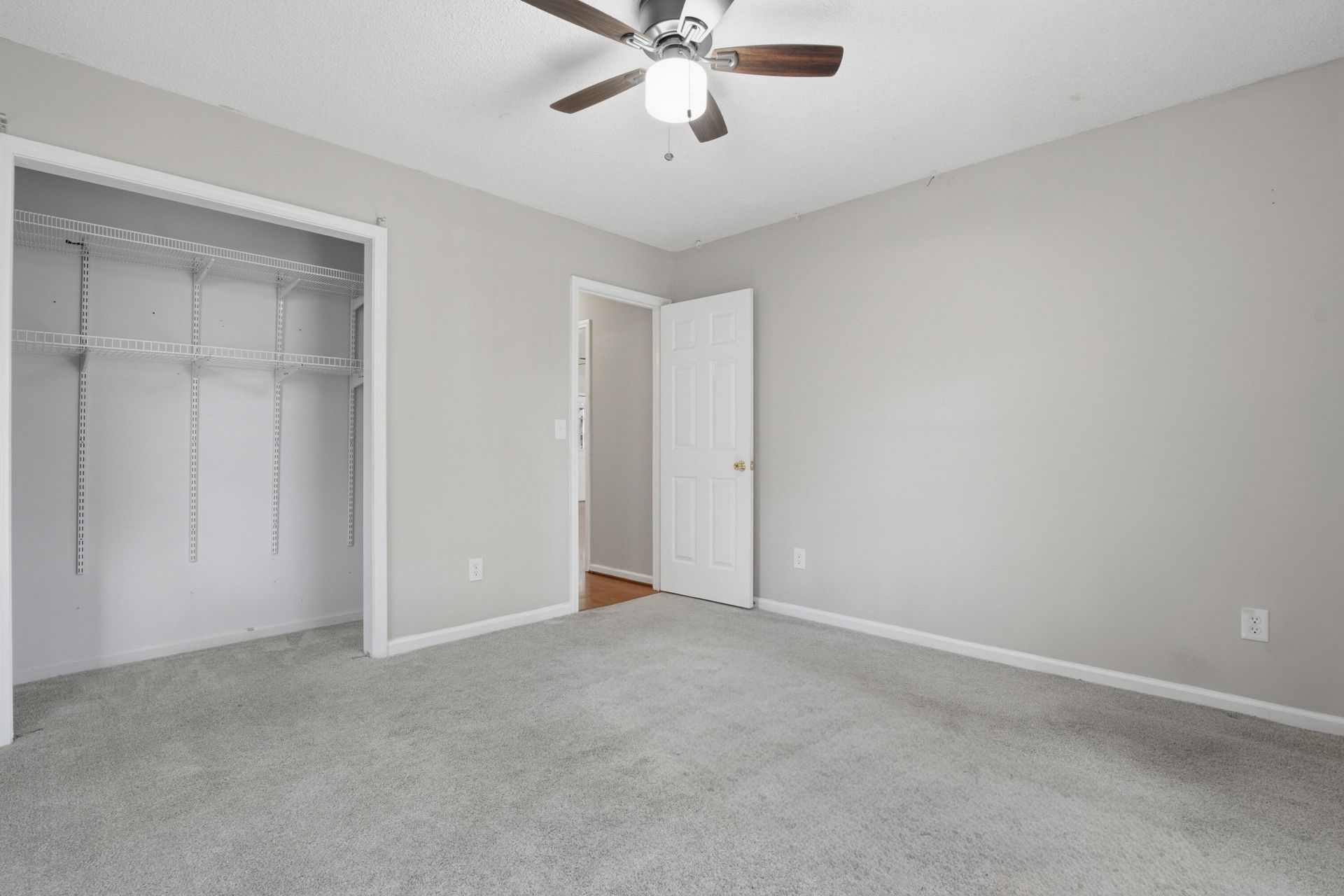 117 Saint Awdry Street Photo 39
