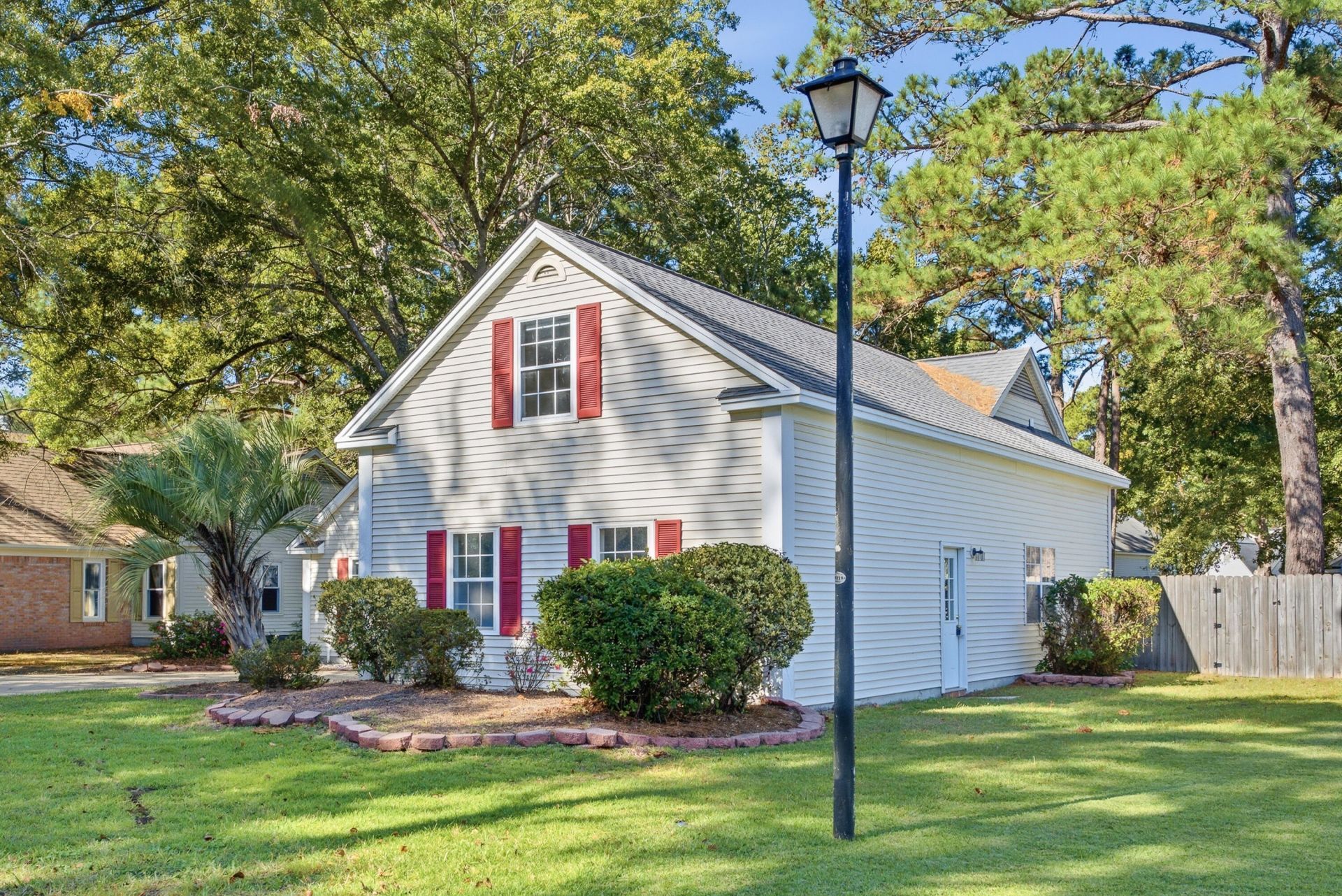 117 Saint Awdry Street Photo 4
