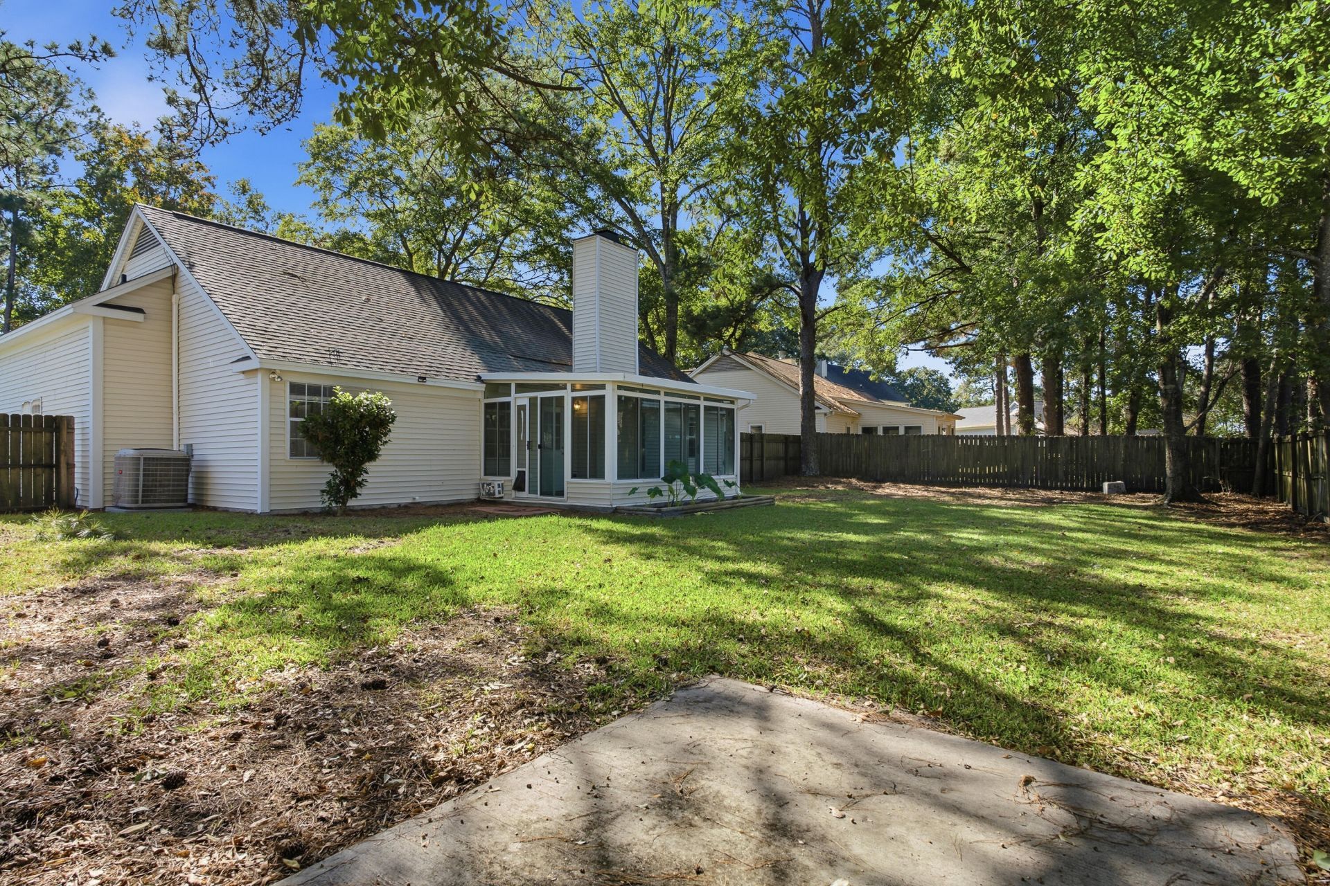 117 Saint Awdry Street Photo 43