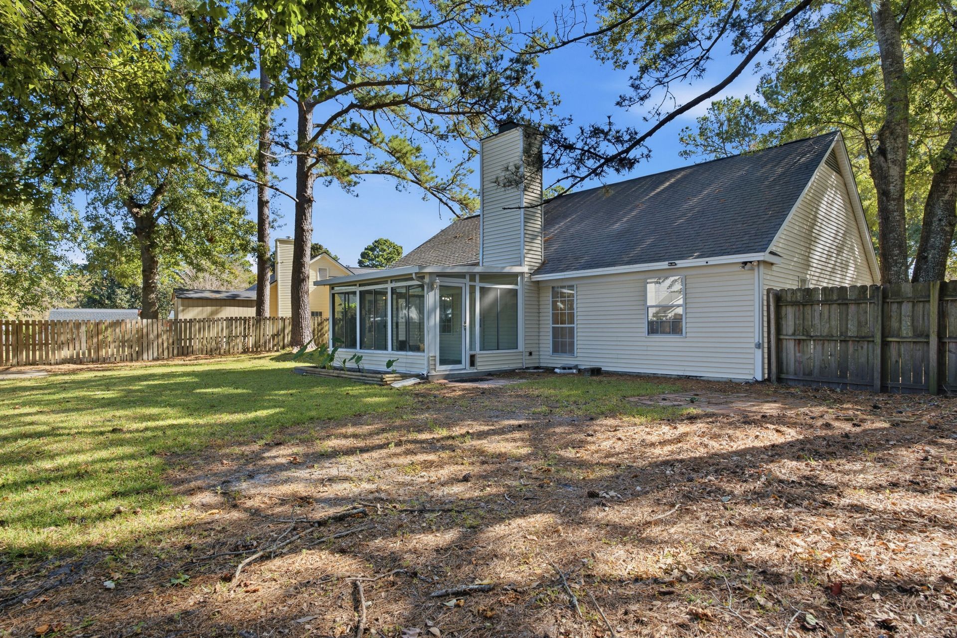 117 Saint Awdry Street Photo 44