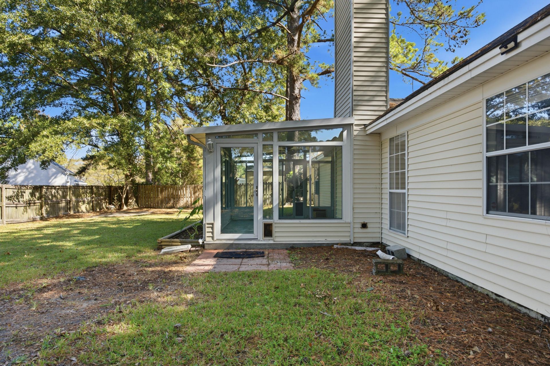 117 Saint Awdry Street Photo 45