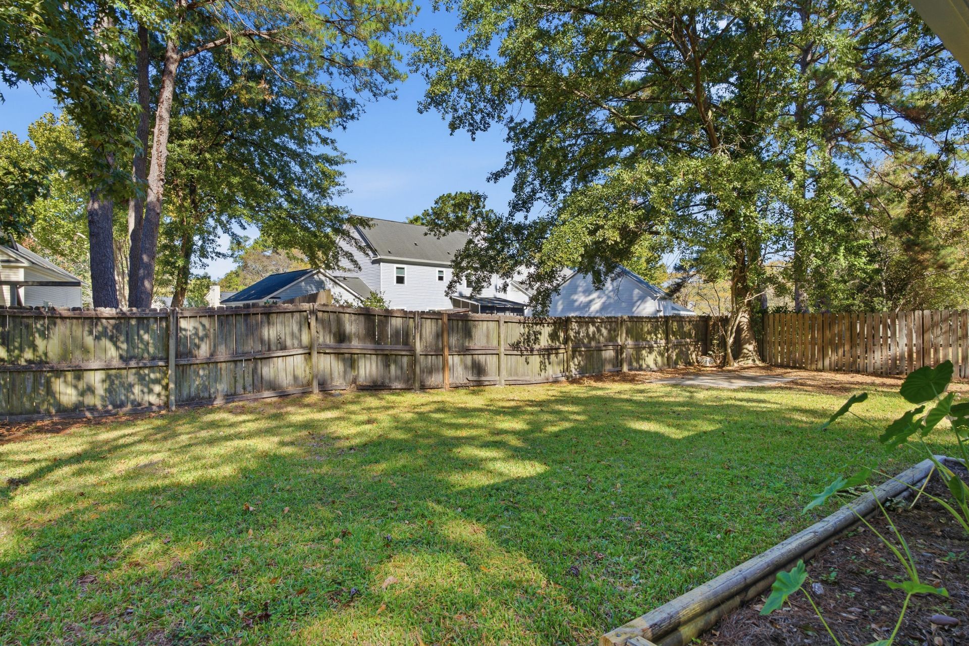 117 Saint Awdry Street Photo 46