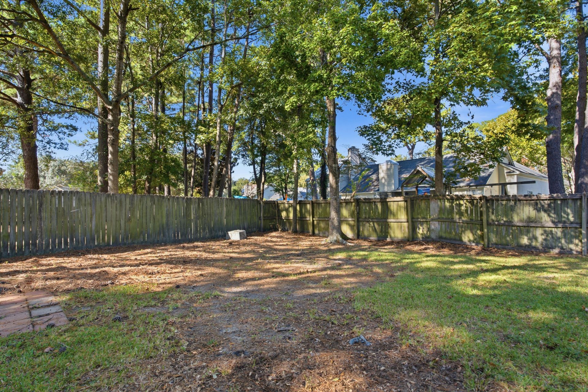 117 Saint Awdry Street Photo 47